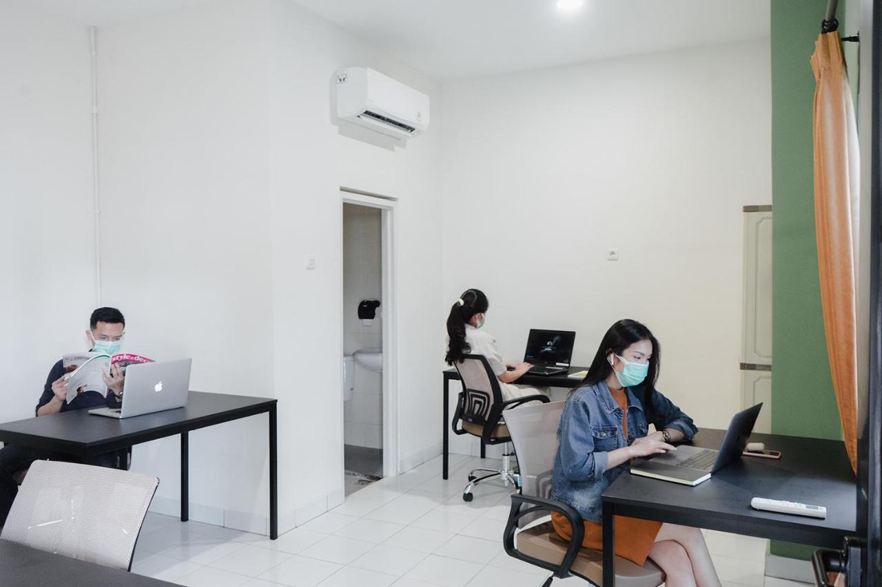 Social Hub By Twospaces จาการ์ตา ภายนอก รูปภาพ